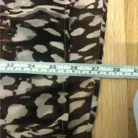 Women’s CAbi Sheer Sleeveless Mother of Pearl Button Up Animal Print Large - Picture 7 of 7